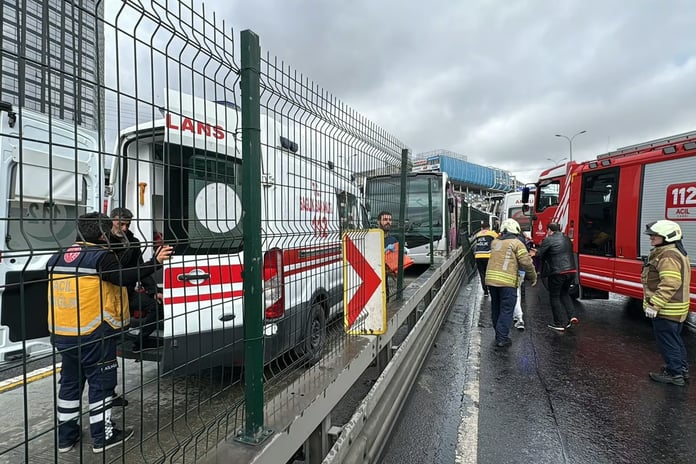1 kişinin öldüğü metrobüs kazası göz göre göre mi geldi?