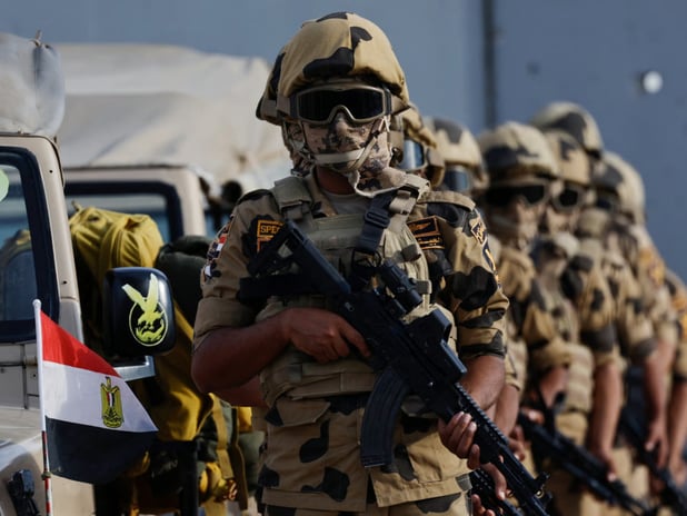 Mısır Gazze sınırına 40 bin asker sevk etti: Tehcire karşı savunma hazırlığı