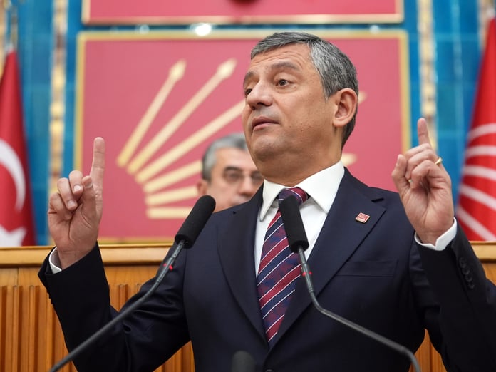 Anketleri gören Özgür Özel'den çağrı: Normalleşmezsek yüzde 50 alamayız 