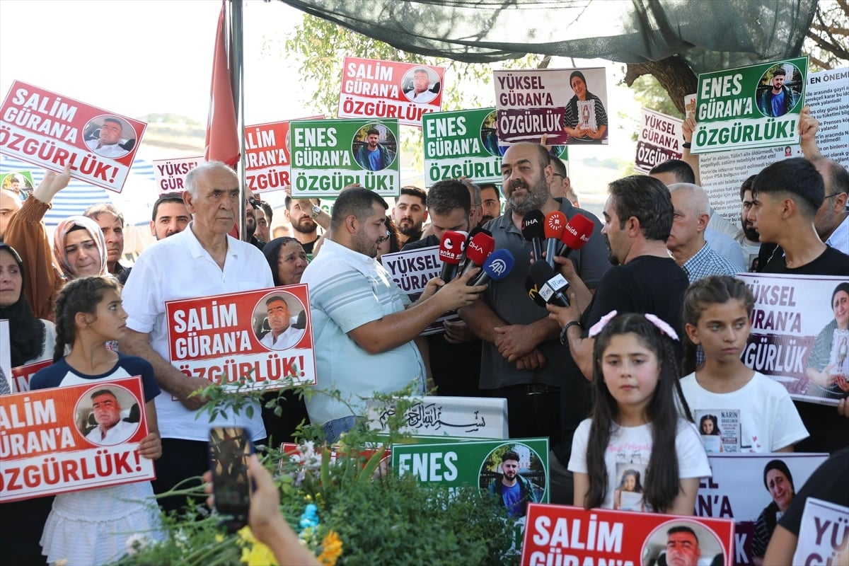 Diyarbakır'da 8 yaşındaki Narin Güran katledilişinin 2. yılında mezarı başında anıldı