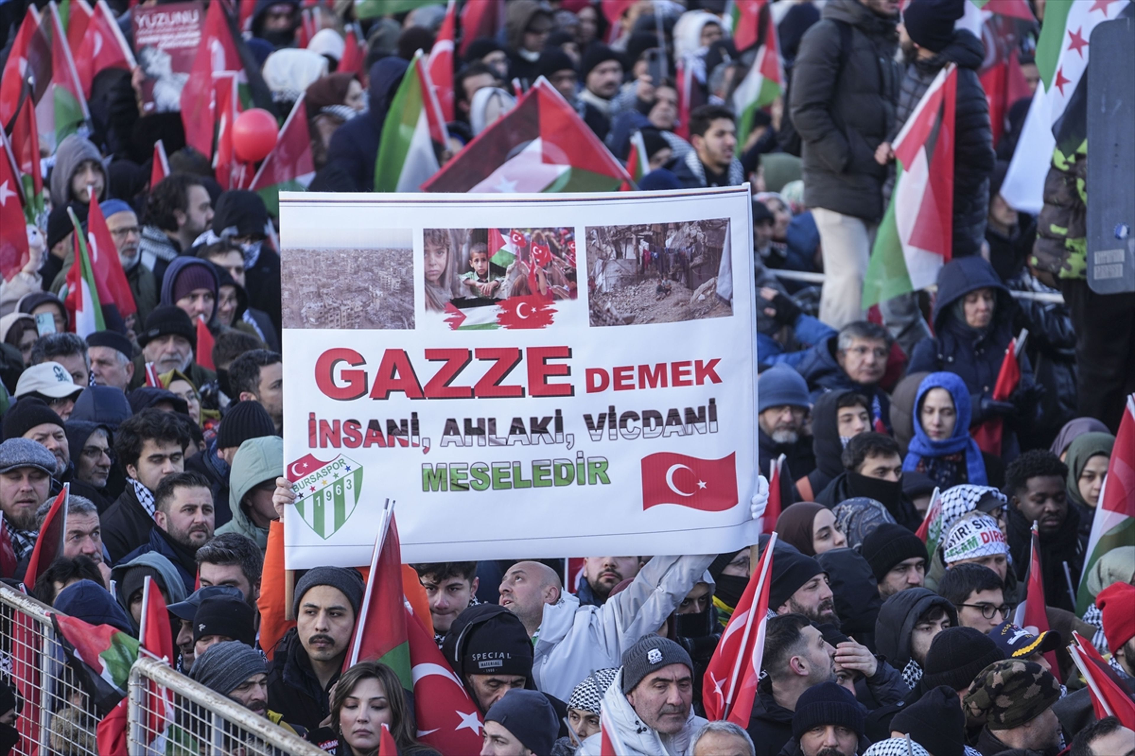 Galata Köprüsü’nde spor dünyası tek ses oldu