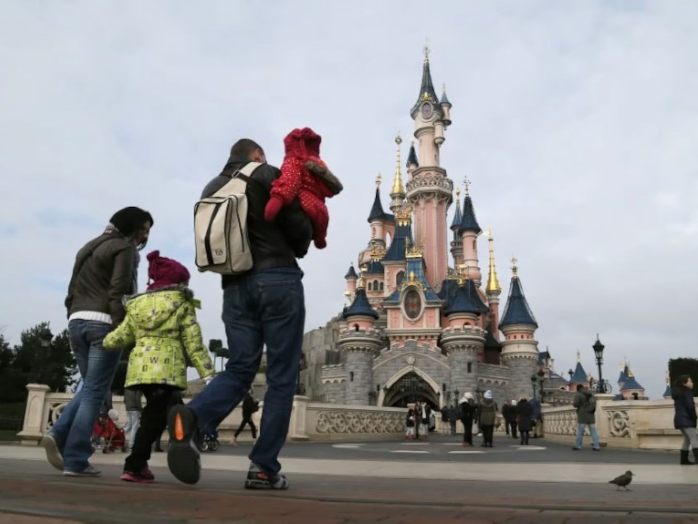 Disneyland Paris 34 yılda Disney'e kazanç getirmedi