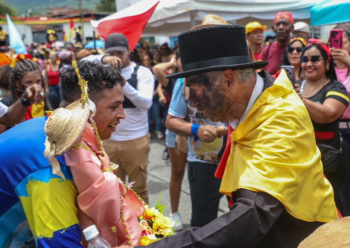 Venezuela'nın geleneksel festivalinden renkli görüntüler