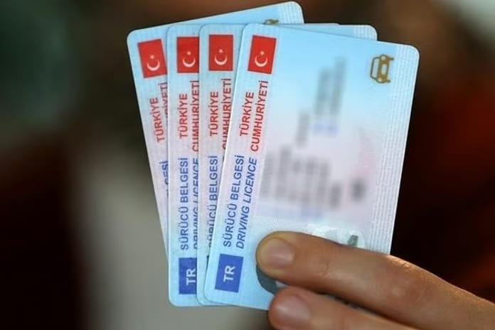 1.9 milyon eski tip ehliyet için indirimli yenilemede son hafta