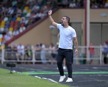 Ukrayna Premier Ligi'nde yeni sezon başladı: Arda Turan, Shakhtar Donetsk'in başında ilk lig maçına çıkıp kazandı