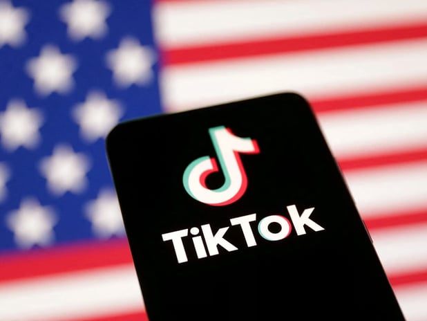 California Valisi TikTok’u Trump eleştirilerini bastırmakla suçladı