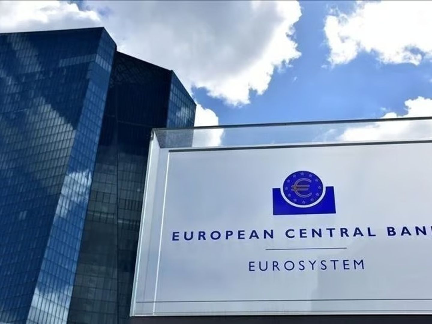 Avrupa Merkez Bankası'ndan 3 yıl sonra bir ilk!