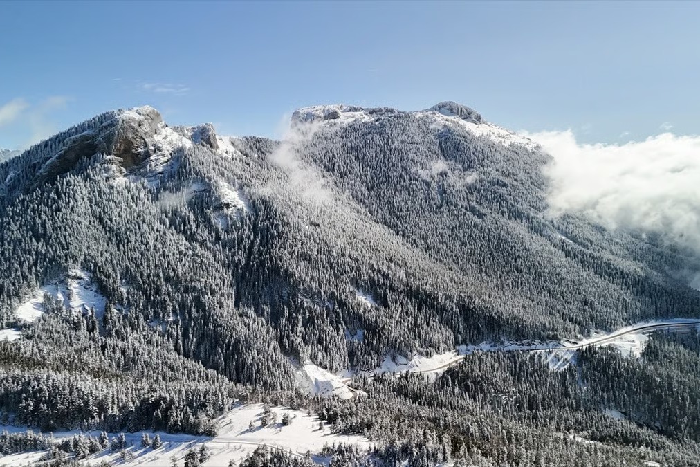 Ilgaz ve Yaralıgöz dağları beyaza büründü