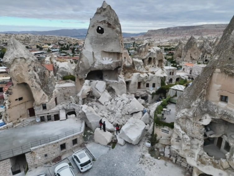 Kapadokya'da peribacası neden çöktü