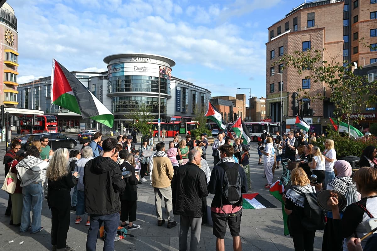 Londra'da Filistin'e destek gösterisi düzenlendi