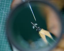 Kurşun kalem ucundaki milimetrik eserler görenleri şaşırtıyor