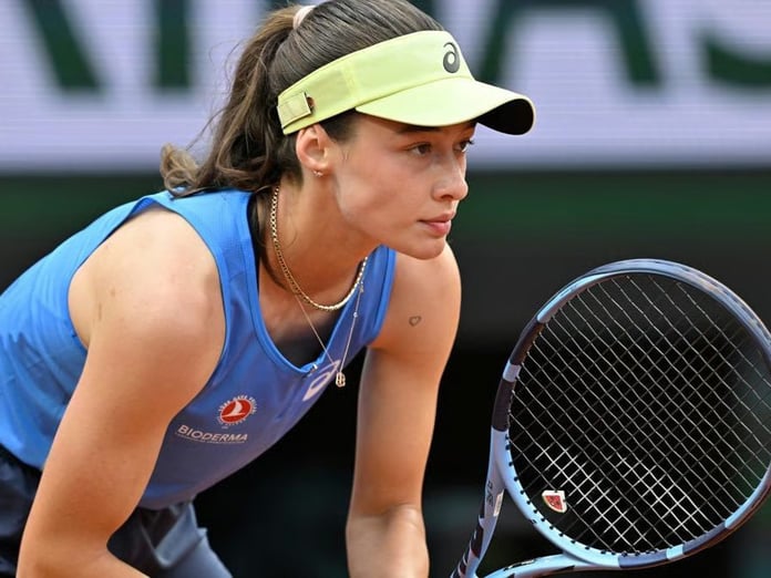 Milli raketten tarihi çıkış: Zeynep Sönmez, Wimbledon'da Türk tenisi için 75 yıllık hasreti bitirip tarih yazmaya çok yakın
