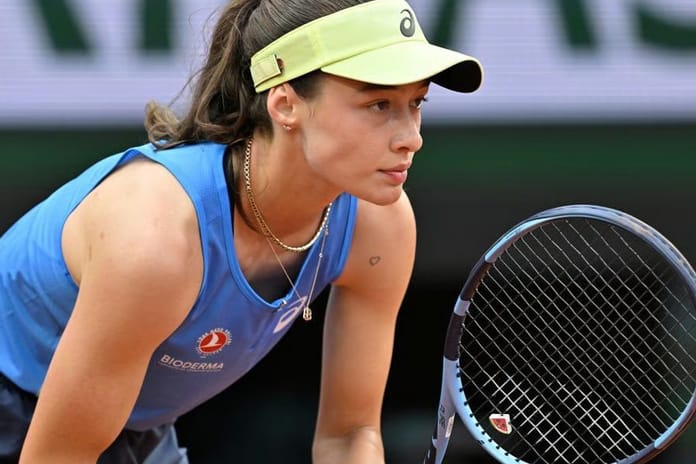 Milli raketten tarihi çıkış: Zeynep Sönmez, Wimbledon'da Türk tenisi için 75 yıllık hasreti bitirip tarih yazmaya çok yakın