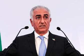 Exiled Iranian Prince Rejects Future Leadership