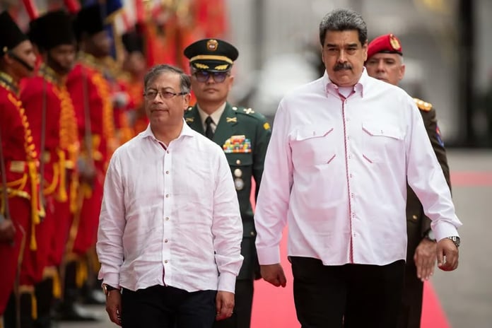 Maduro ABD'nin Kolombiya'da darbe planladığını iddia etti