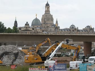 Dresden Evacuates 18,000 After WWII Bomb Discovery