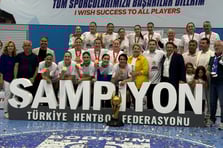 Hentbol Kadınlar Süper Ligi'nde Yalıkavak, kendi evinde dördüncü maçta Adasokağı'nı mağlup ederek 2024-2025 sezonunun şampiyonu oldu