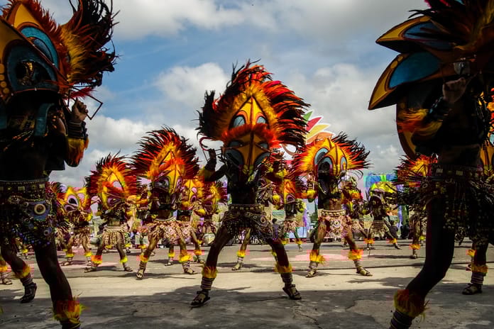 Davul sesleriyle yankılanan şehir: "Hala Bira!"