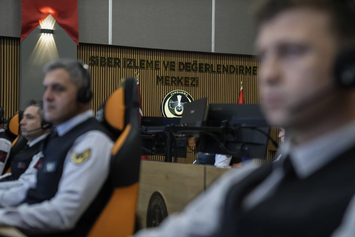 Jandarma uyarıyor! Yapay zekayı dertleşme aracı olarak görmeyin