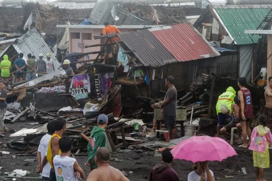 Filipinler'de tropikal fırtına can aldı: 19 ölü