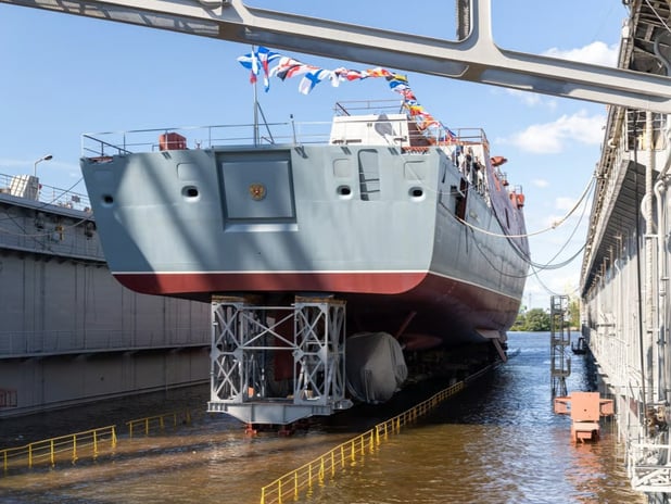 Rusya, yeni güdümlü firkateyn Admiral Isakov’u denize indirdi