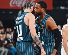 Anadolu Efes, Avrupa'da 500. galibiyet için Valencia deplasmanında