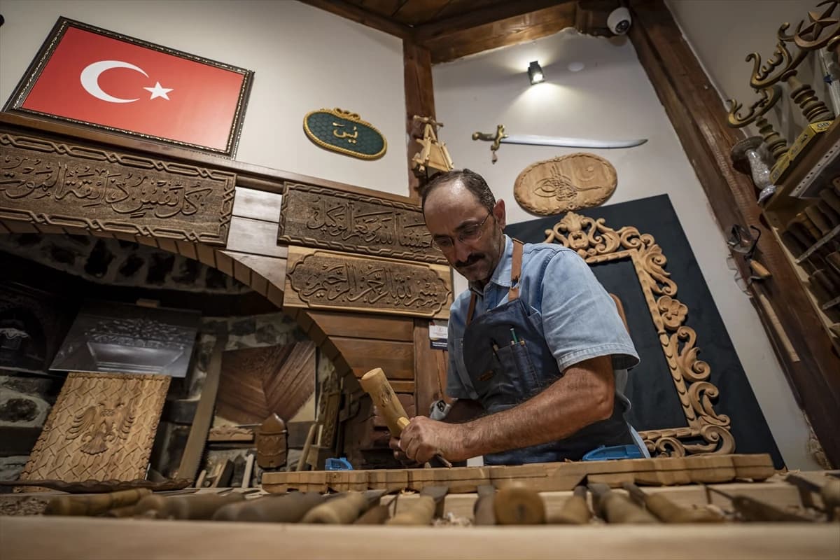 Erzurum evlerinin tavanlarından cami minberlerine