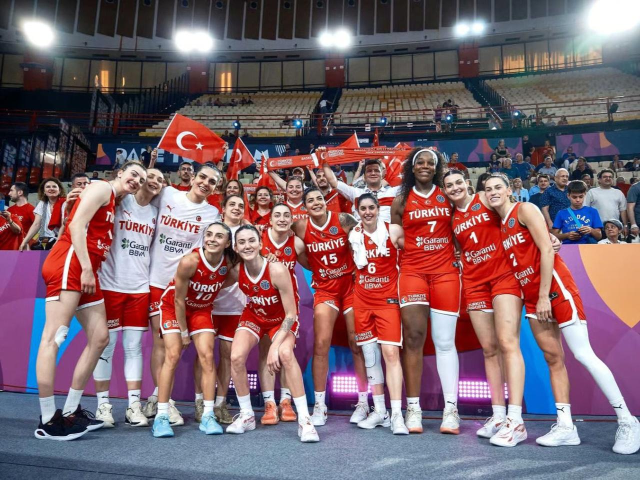 Potanın Perileri yarı final için sahada: Rakip İtalya