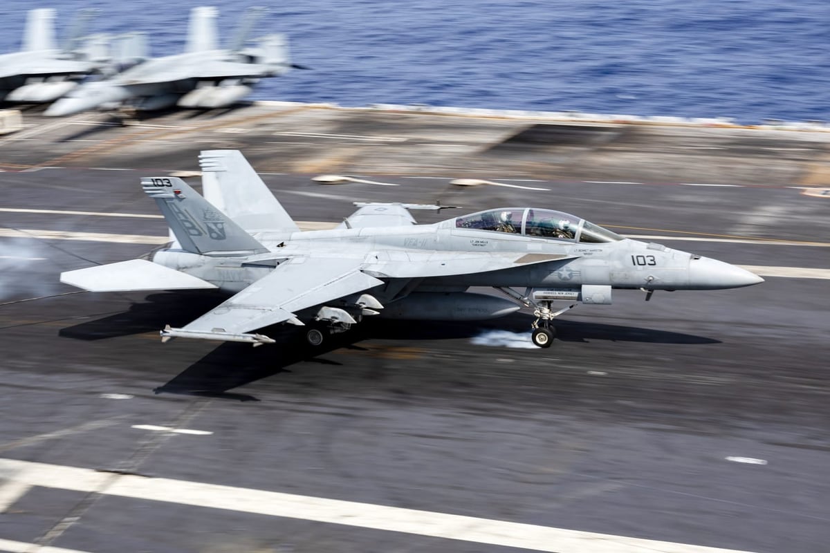 F/A-18 savaş uçağı