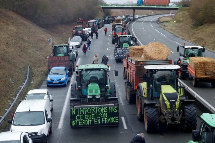 Fransız çiftçiler ile hükümet arasındaki kriz derinleşiyor