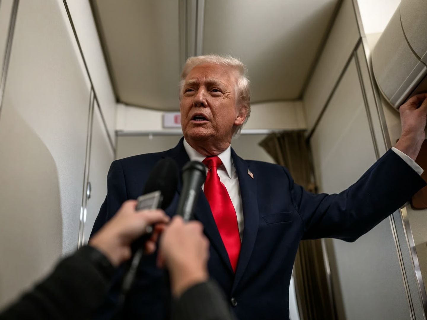 Trump İran'ı Hark Adası'nı "yok etmekle" tehdit etti