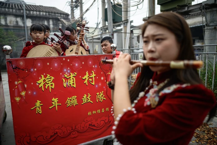 Ateşin üzerinden atlamak: güç ve cesaret testi