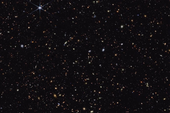 Evrenin ilk galaksilerinin görüntüleri ortaya çıktı