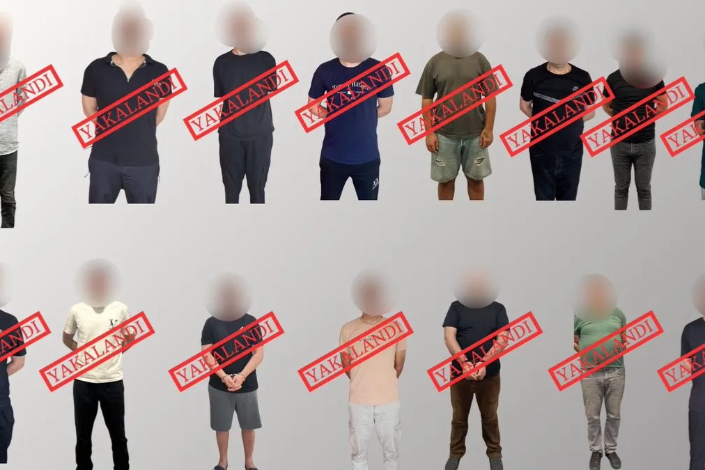 Kırmızı bültenle aranan 15 suçlu Türkiye’ye getirildi