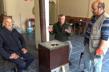 Yaz ortasında kış manzarası: Kars'ta soba yaktılar