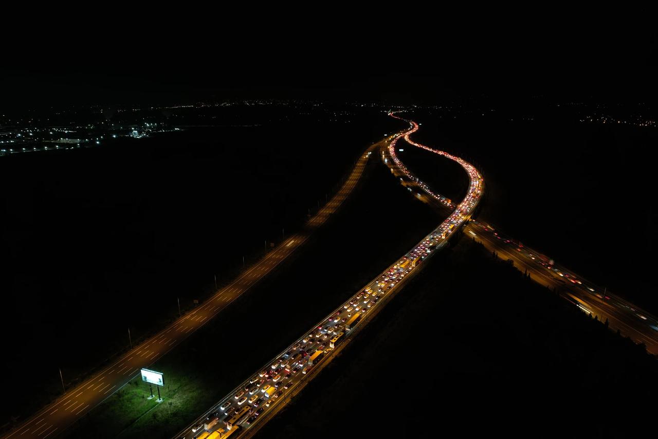 Kurban Bayramı tatilcileri yola çıktı: İki otoyolun birleştiği noktada trafik durdu!