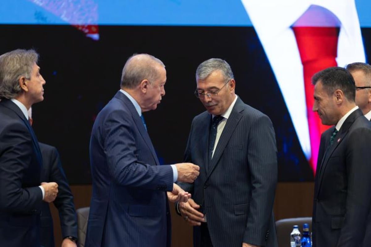 Yeniden Refah Partisi'nden istifa eden Konya Emirgazi Belediye Başkanı Mesut Mertcan, AK Parti'ye katıldı.