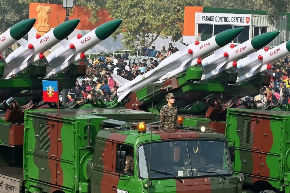Hindistan yeni silah alımları yapıyor
