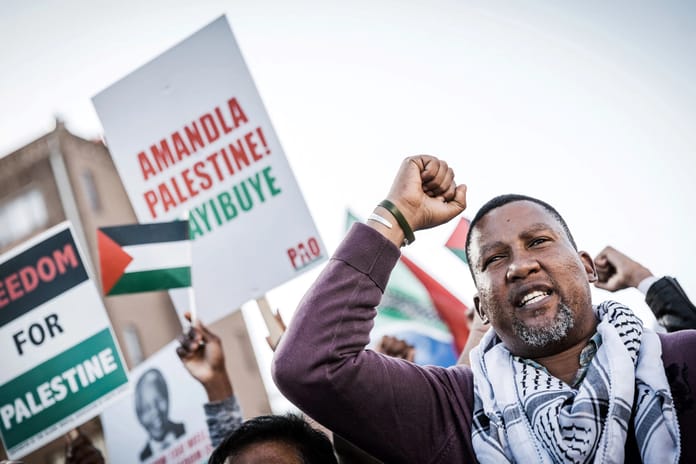 Mandela’nın torunu Gazze filosunda alıkonuldu