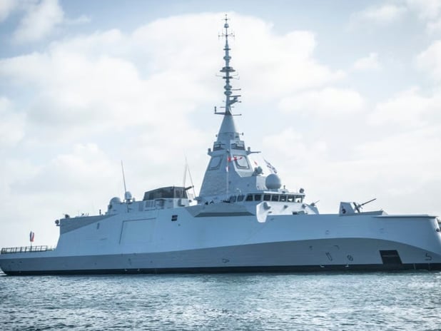Fransız Donanması, yeni nesil fırkateynini suya indirdi