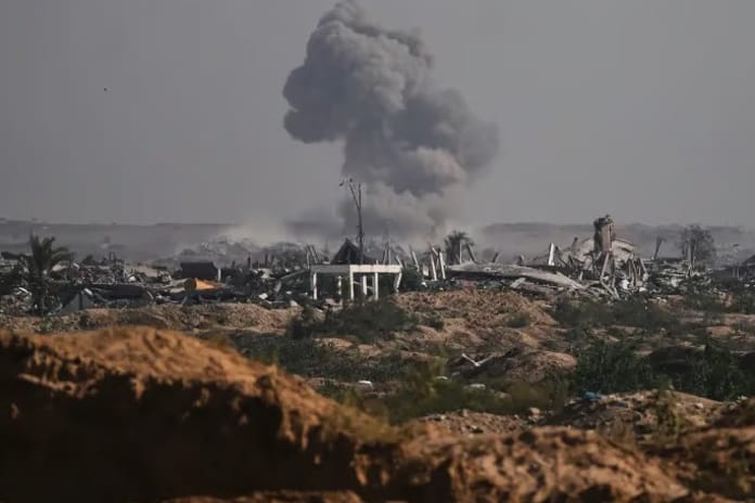 İsrail Ordusu Gazze'de yıkımı yoğunlaştırdı: Sarı Hat'ın gerisinde hava saldırıları sürüyor