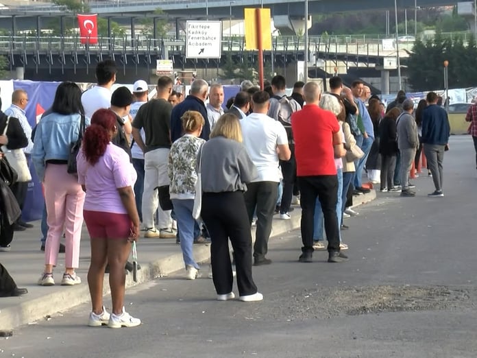 Özel halk otobüsleri kontak kapattı: İstanbul'da kaos