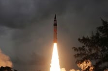 Hindistan, yeni nesil orta menzilli balistik füzesi Agni Prime'ı test etti