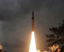 Hindistan, yeni nesil orta menzilli balistik füzesi Agni Prime'ı test etti