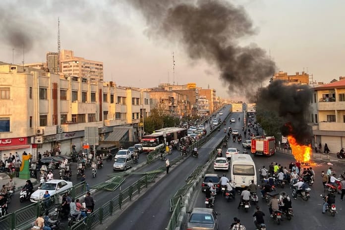 Rejim karşıtı protestoların devam ettiği İran'da ölü sayısı 116'ya yükseldi