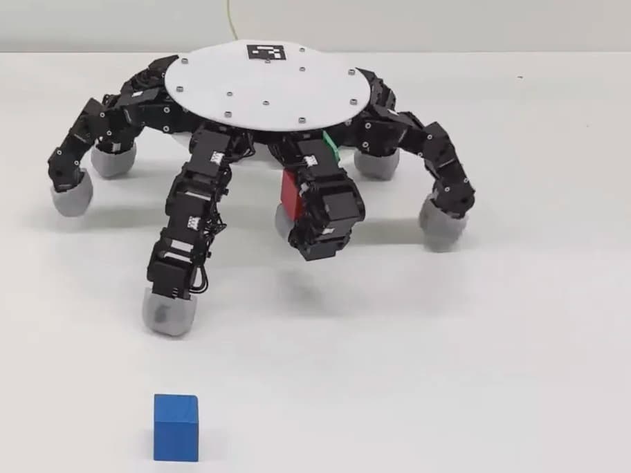 Yürüyen Robot El: 'Thing' Gerçek Oldu!