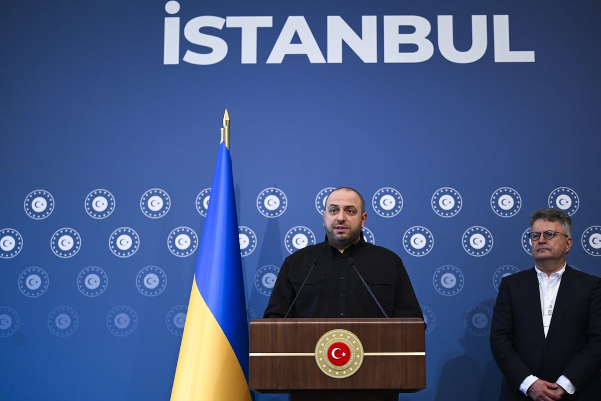 Ukrayna Savunma Bakanı Rüstem Umerov, Türkiye’nin ev sahipliğinde Rusya-Ukrayna arasında yapılan barış müzakerelerinin ardından Çırağan Sarayı'nda açıklamalarda bulundu.