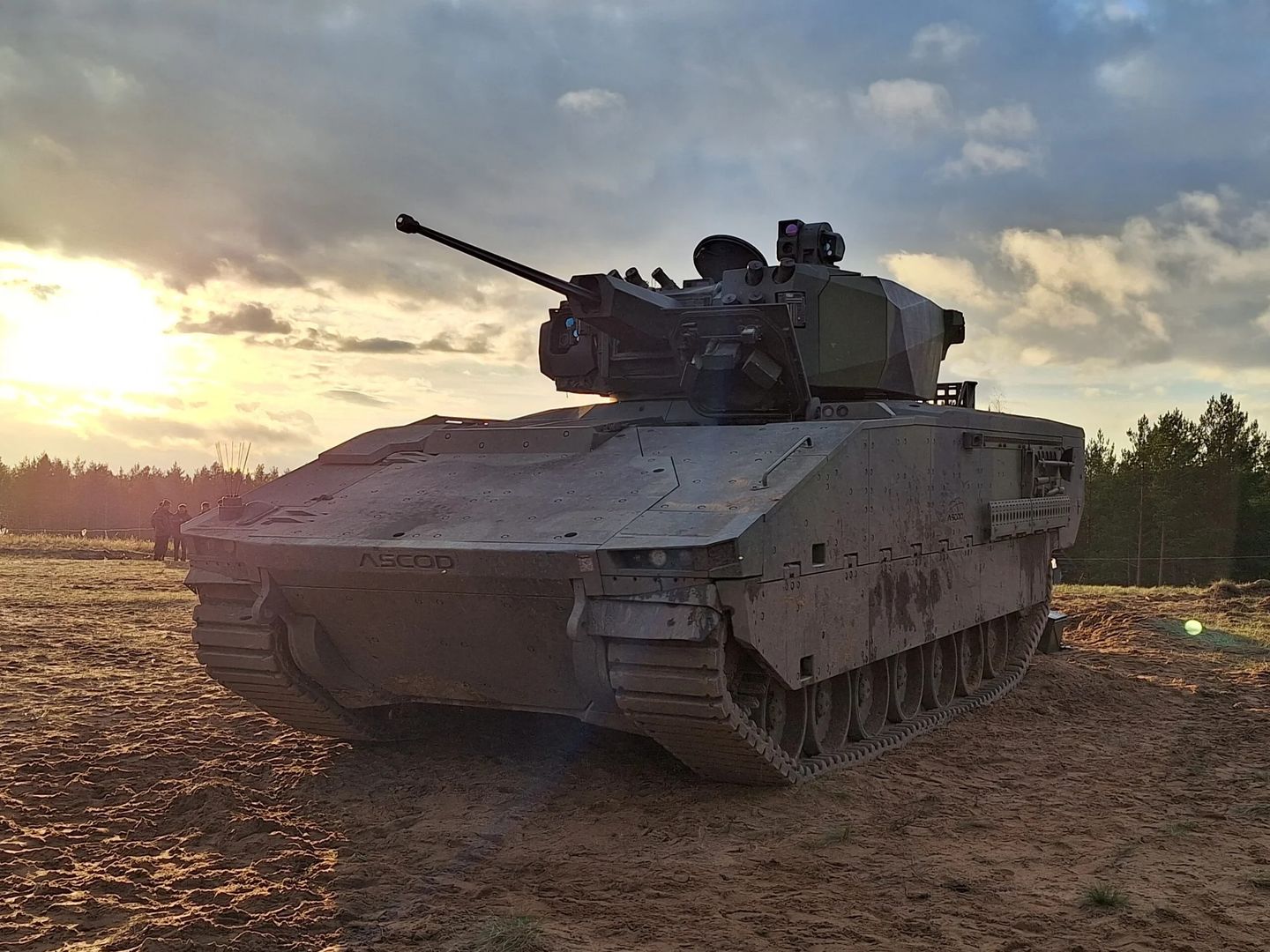Letonya, 42 adet HUNTER zırhlı muharebe aracı için anlaşma imzaladı