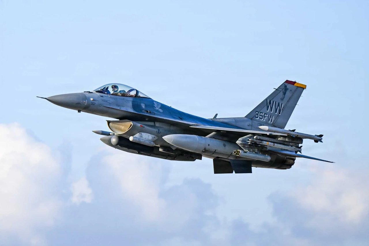 ABD, F-16 savaş uçaklarının görev bilgisayarlarını modernize edecek