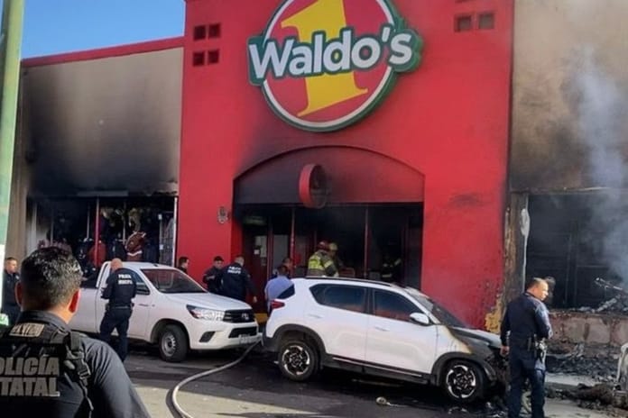 Meksika'da markette patlama can aldı: 23 ölü